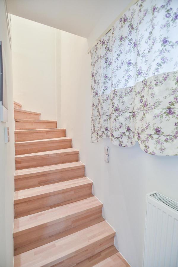 On Board Luxury Studios Сарти Экстерьер фото